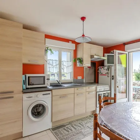 Accueillant A Mortagne-sur-gironde, 45 M², Terrasse *
